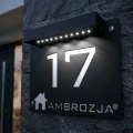 Tabliczka z numerem domu podświetlana solarna 40x30